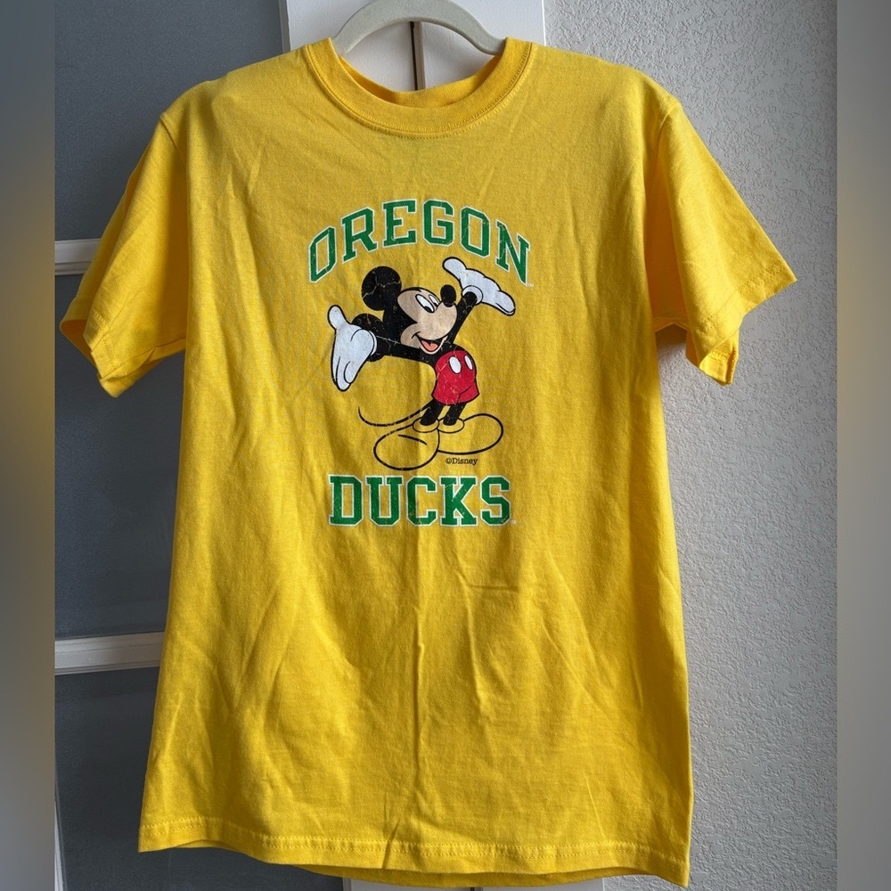 Disney - Unisex Oregon Ducks Mickey Mouse Disney T-Shirt - Size Small - Yellow‎ - Picture 2 of 6